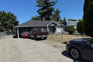 15725 SE Stark St, Portland, OR 97233 - Photo 1
