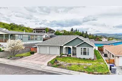 1901 Golden Way, The Dalles, OR 97058 - Photo 1