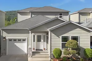 2471 SE Waldon Ave, Roseburg, OR 97470 - Photo 1