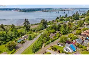 93652 E Blue Bird Ln, North Bend, OR 97459 - Photo 1