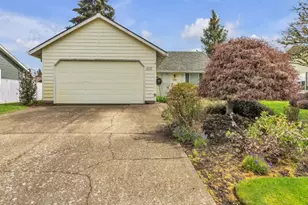 1110 SW Fleishauer Ln, McMinnville, OR 97128 - Photo 1