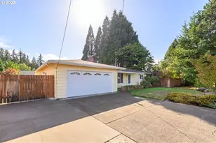 1036 SW 2nd St, McMinnville, OR 97128 - Photo 1