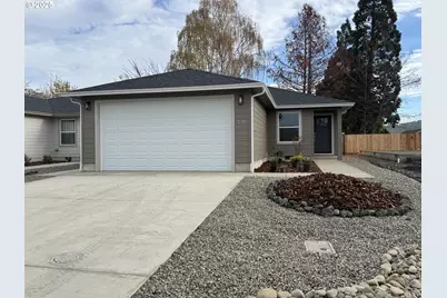 220 Miller St, Sutherlin, OR 97479 - Photo 1