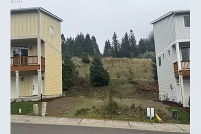 215 SW Sternwheeler Dr #27, Cascade Locks, OR 97014 - Photo 1