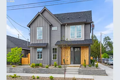 7040 N Leonard St, Portland, OR 97203 - Photo 1