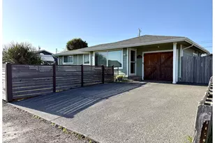 1206 Iris St, Brookings, OR 97415 - Photo 1