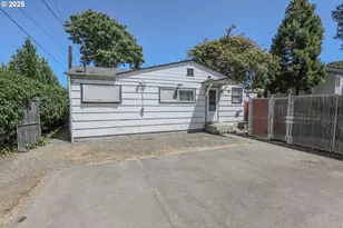 520 W Umpqua St, Roseburg, OR 97471 - Photo 1