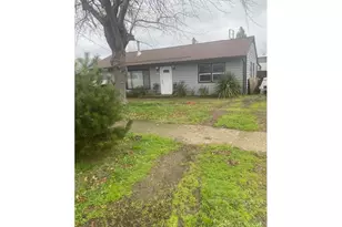 250 SW Ford Ave, Winston, OR 97496 - Photo 1