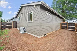 12300 Meadowlawn Dr, Oregon City, OR 97045 - Photo 19