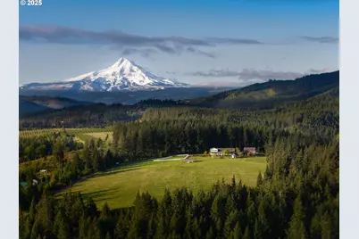 5180 Riordan Hill Dr, Hood River, OR 97031 - Photo 1
