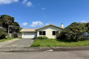 890 12th St SW, Bandon, OR 97411 - Photo 1