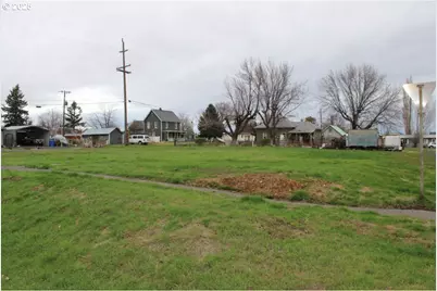 253 W College St, Athena, OR 97813 - Photo 1