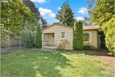 8422 NE Sacramento St, Portland, OR 97220 - Photo 1