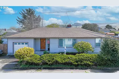 815 N King St, Seaside, OR 97138 - Photo 1