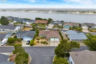 34 Wild Winds St, Florence, OR 97439 - Photo 1