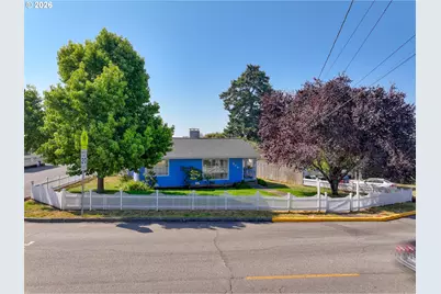 615 Pacific Ave, Brookings, OR 97415 - Photo 1