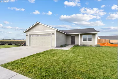 218 SW Sparrow St, Boardman, OR 97818 - Photo 1