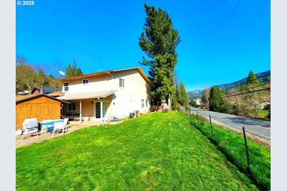 100 Canyon View St, Canyonville, OR 97417 - Photo 1