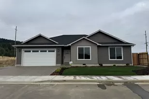 229 Coles Vly St, Sutherlin, OR 97479 - Photo 1