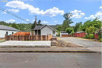 47543 School St, Oakridge, OR 97463 - Photo 1