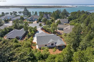 133 Shoreline Dr, Florence, OR 97439 - Photo 1