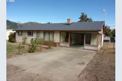 177 Esther Ct, Myrtle Creek, OR 97457 - Photo 1