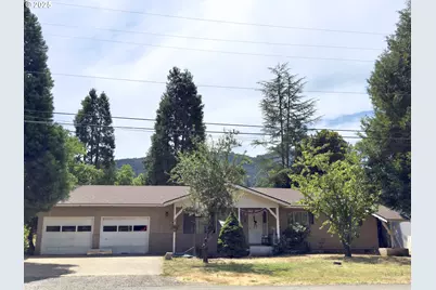 645 Division Ave, Drain, OR 97435 - Photo 1