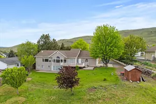 3520 Indiana Ave, Baker City, OR 97814 - Photo 1