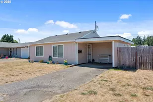 1560 Hayes St, North Bend, OR 97459 - Photo 1