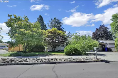 18622 SE Stephens Cir, Portland, OR 97233 - Photo 1