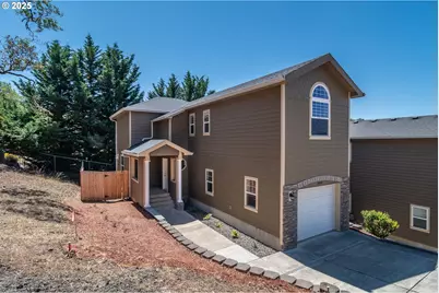 1497 NE Rocky Ridge Dr #20, Roseburg, OR 97470 - Photo 1