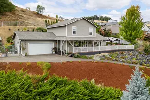 129 Summerwood St, Roseburg, OR 97471 - Photo 1