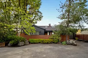 6505 SE Thorburn St, Portland, OR 97215 - Photo 1