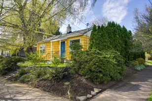 305 SE 75th Ave, Portland, OR 97215 - Photo 1