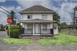 636 2nd St, Woodland, WA 98674 - Photo 1