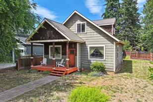 424 NE Wisconsin St, White Salmon, WA 98672 - Photo 1