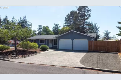 1715 W Park Dr, Florence, OR 97439 - Photo 1