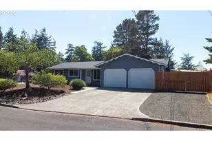 1715 W Park Dr, Florence, OR 97439 - Photo 1