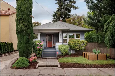 3723 SE Clay St, Portland, OR 97214 - Photo 1
