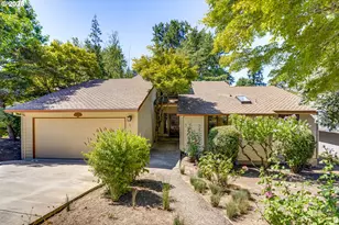 10205 SW 36th Pl, Portland, OR 97219 - Photo 1