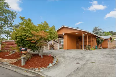 1854 NW Finch Ct, Roseburg, OR 97471 - Photo 1