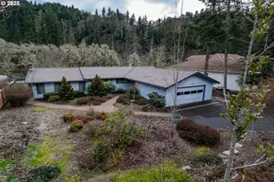 82 N River Dr, Roseburg, OR 97470 - Photo 1