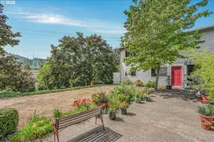 7007 N Burlington Ave, Portland, OR 97203 - Photo 1