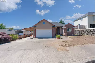 2309 NW Parkdale Ave, Roseburg, OR 97471 - Photo 1