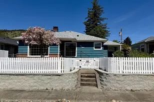 215 NE Broadway St, Myrtle Creek, OR 97457 - Photo 1