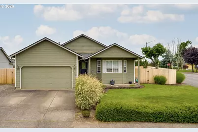 730 E 15th Cir, La Center, WA 98629 - Photo 1