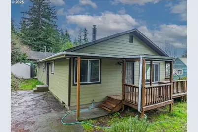 1095 E 2nd St, Coquille, OR 97423 - Photo 1