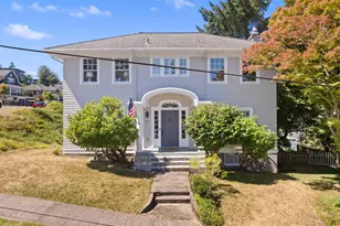 677 17th St, Astoria, OR 97103 - Photo 1