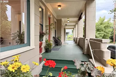 1330 SE 14th Ave SE, Portland, OR 97214 - Photo 1