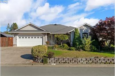 321 N Summerwood St, Roseburg, OR 97471 - Photo 1